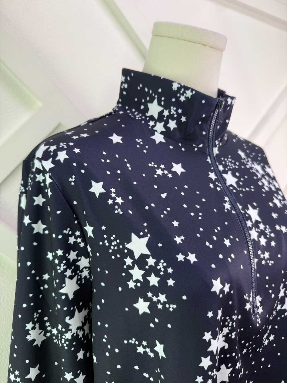 Chico’s Navy Star Print Quarter Zip Pullover Top Size 2 Large - Picture 2 of 10